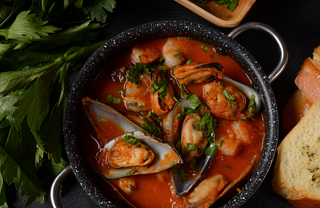 Суп с мидиями в томатном соусе