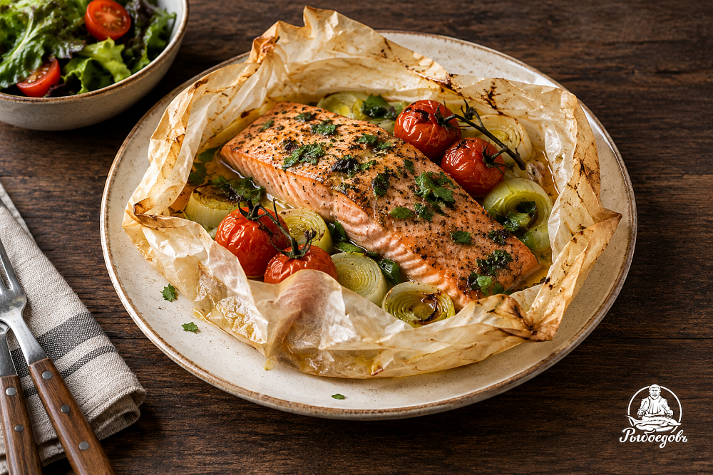 Кижуч запеченный с овощами